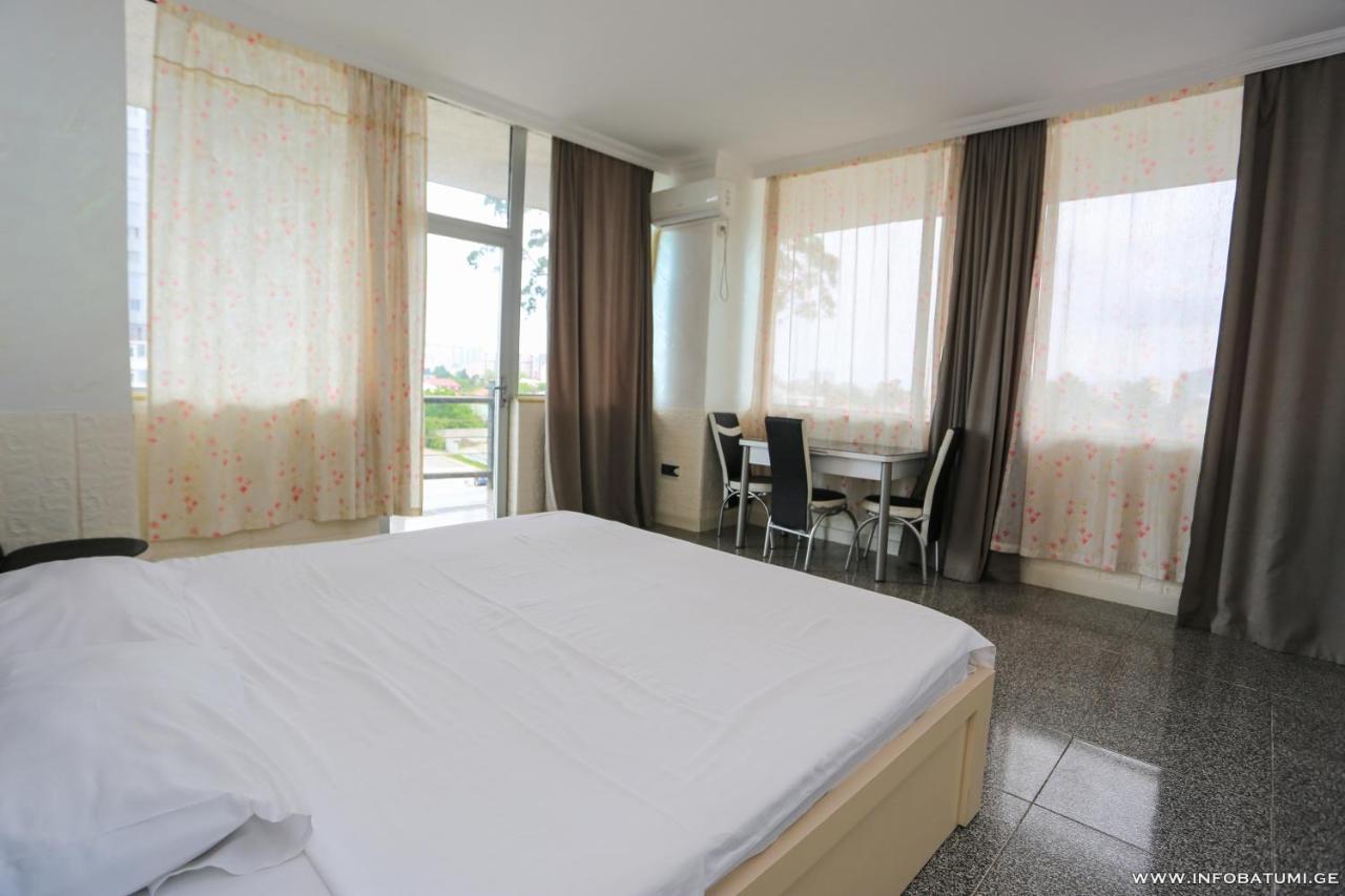 Hotel Carleone Batumi Exterior photo